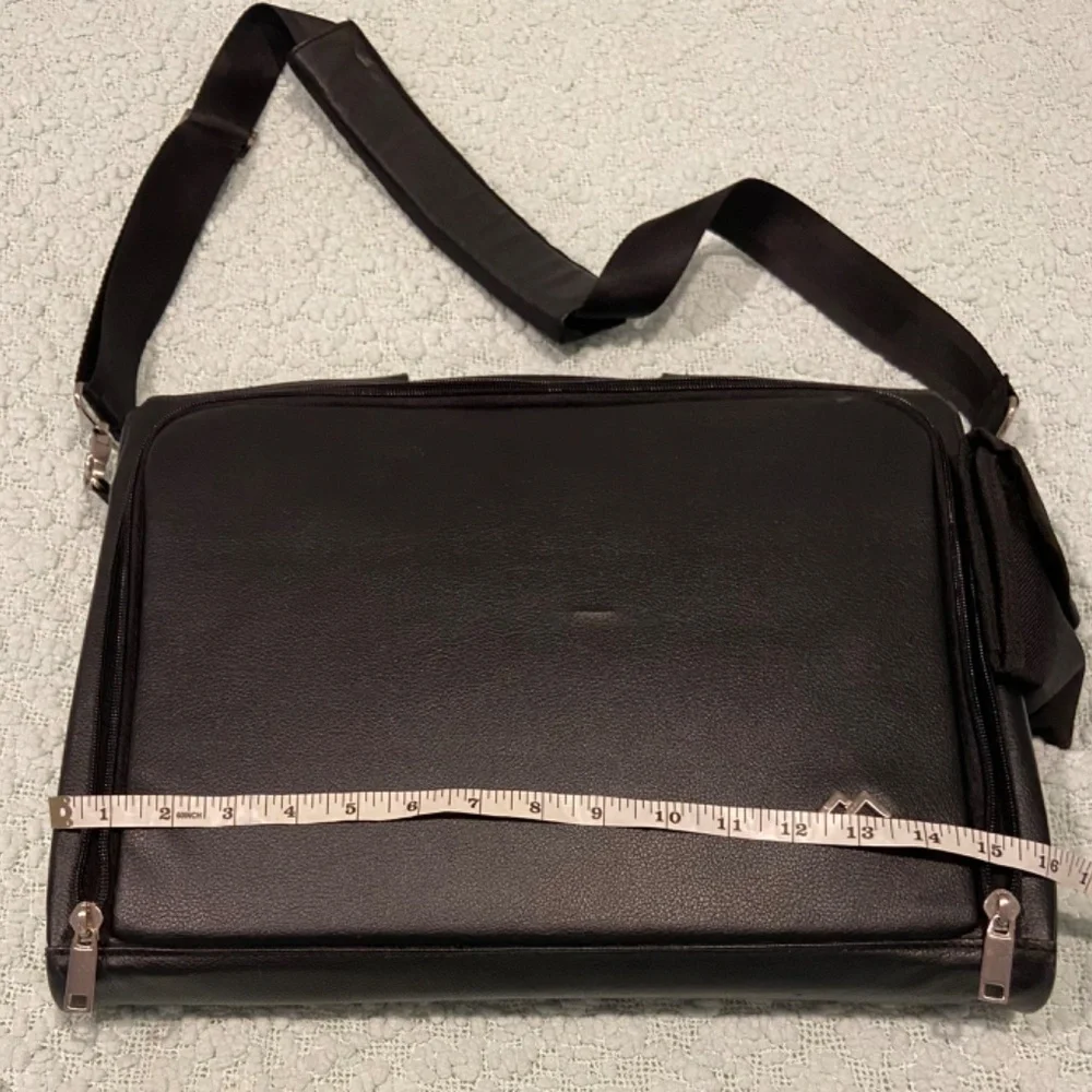 Brenthaven Black Laptop Case – Great Condition